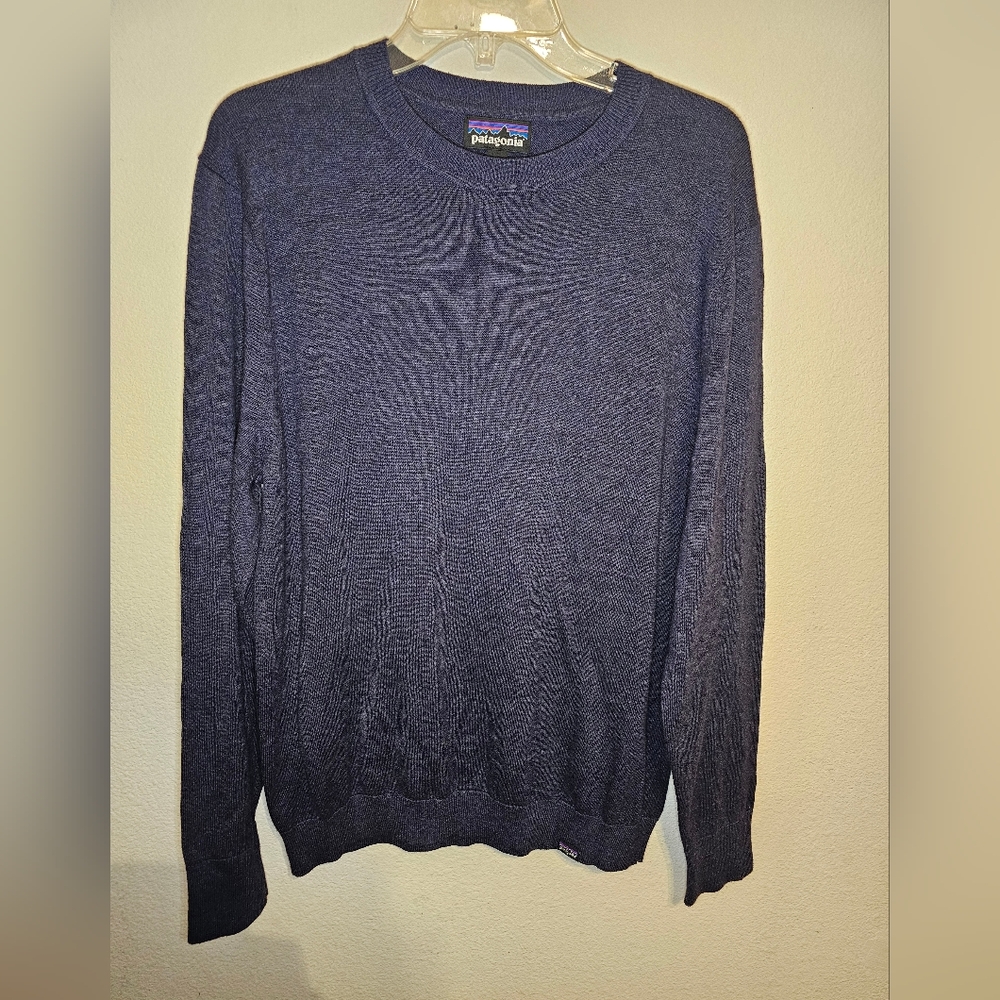 Patagonia long sleeve, men's medium, deep purple